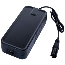Akyga Napájecí zdroj 42V / 4A 168W Cannon XLR mužský