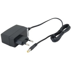 Avacom univerzální nabíječka - adaptér 5V, 2A, konektor 5,5 x 2,1 mm, kabel 1,4 m