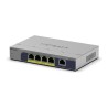 NETGEAR GS105P - Prepínac - nerízený - 1 x 10/100/1000 + 4 x 10/100/1000 (PoE+) - desktop, pro pripevnení na zed - PoE+ (63 W)