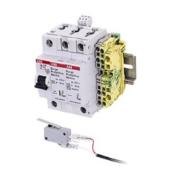 Kit pro ochranu před přepětím AC100~275V, 20-40kA. Balení obsahuje 2x ochranu před přepětím, 1x vypínač, 1x svorkovnici a 1x